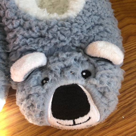 Slippers - Picture 2 of 4